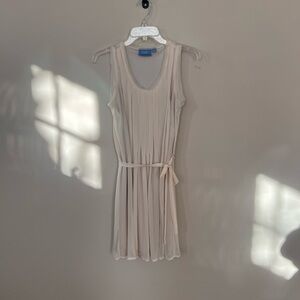 Simply Vera - Elegant Beige Sleeveless Dress